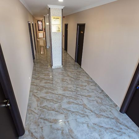 Express Residence Braila Bagian luar foto