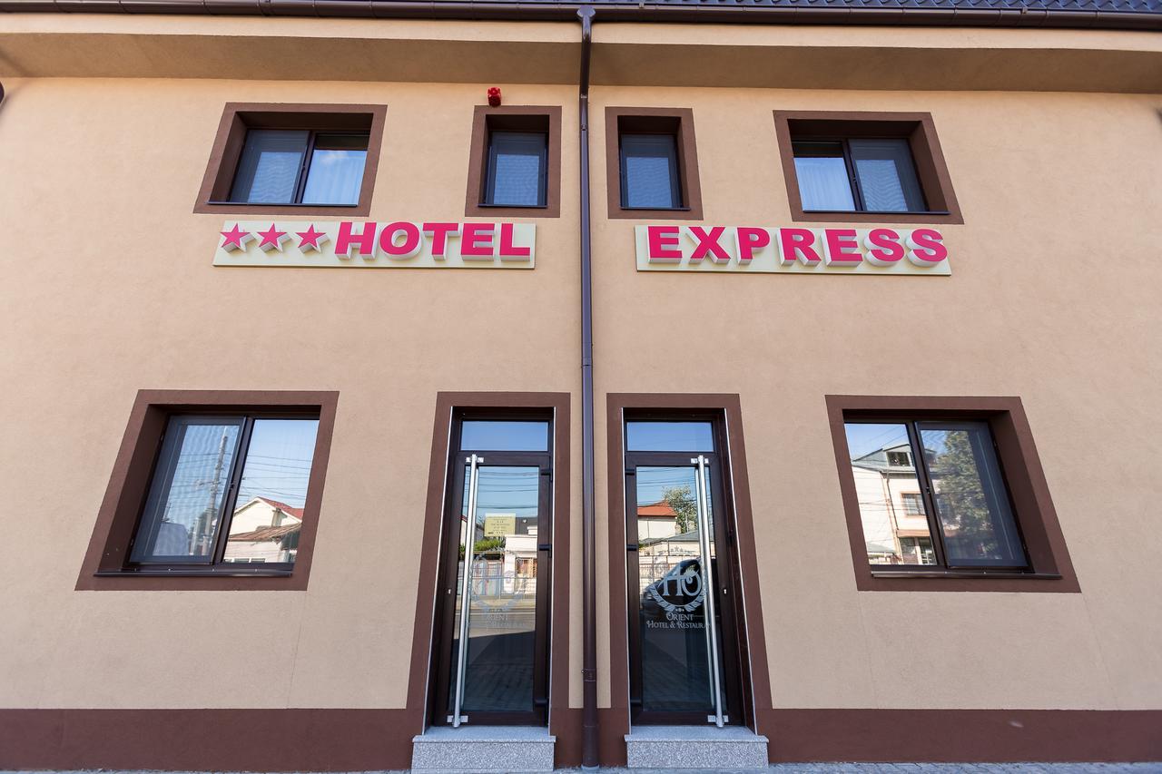 Express Residence Braila Bagian luar foto