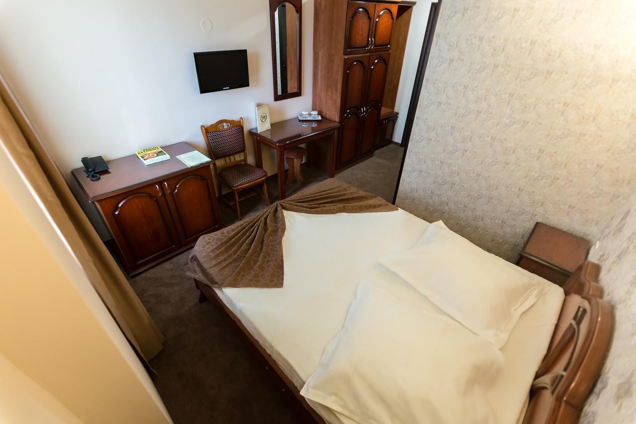 Express Residence Braila Bagian luar foto