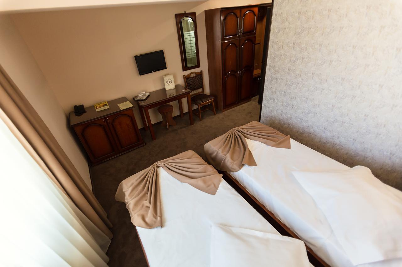 Express Residence Braila Bagian luar foto