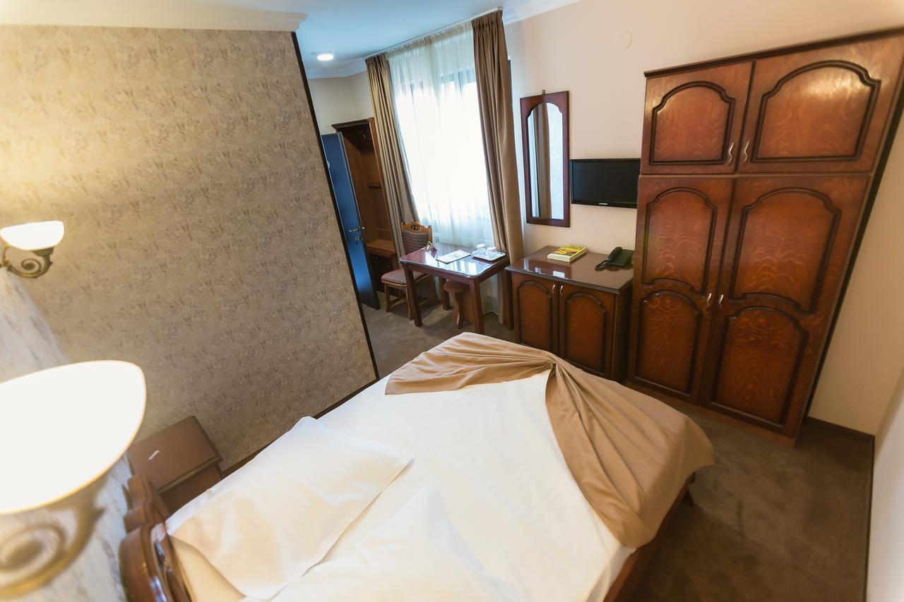 Express Residence Braila Bagian luar foto