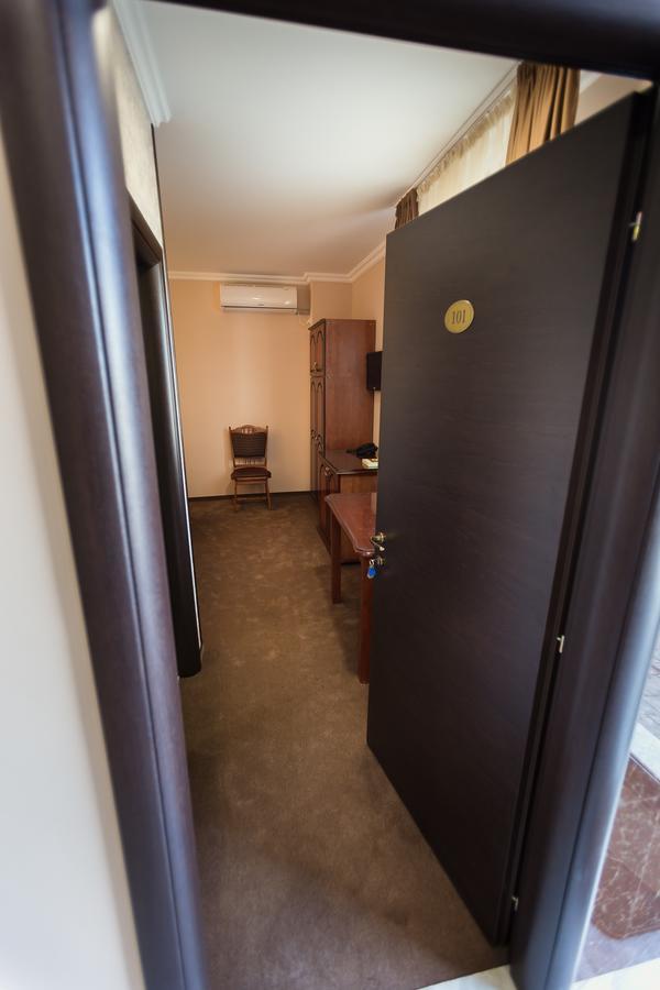 Express Residence Braila Bagian luar foto
