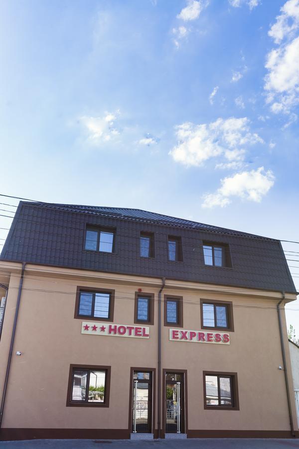 Express Residence Braila Bagian luar foto